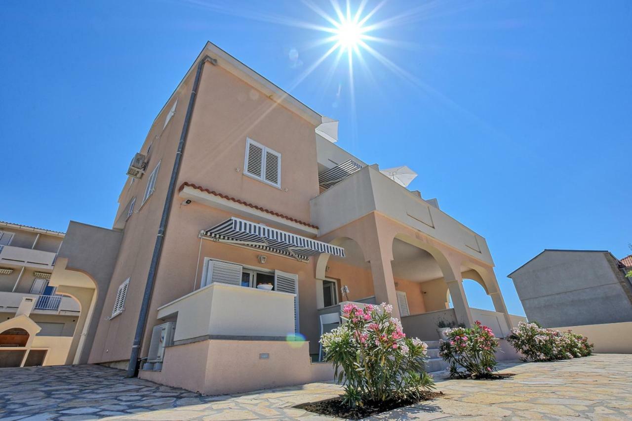 Villa Magena - Luxury Apartments In Pag Center Pag Town Exterior foto
